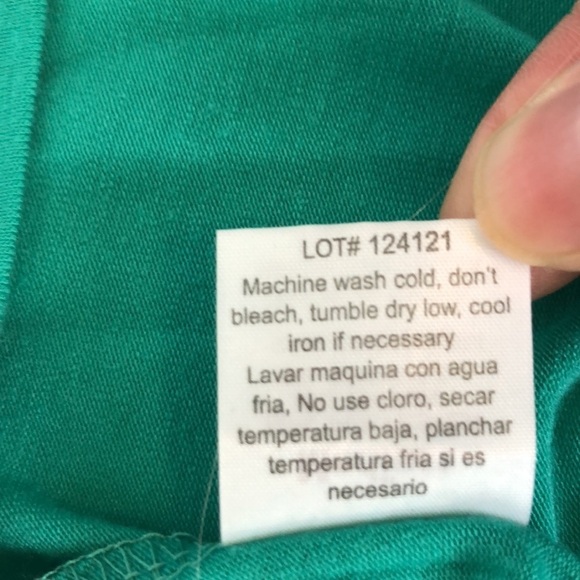 THYME & HONEY Women's Solid Cold Shoulder Round Neck Top Green Size M - Picture 11 of 12